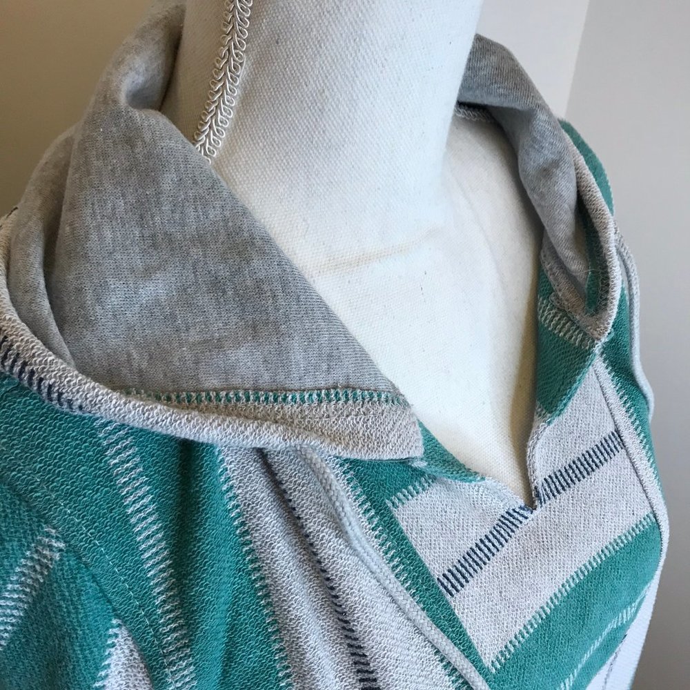 NWT Brooklyn Cloth Green & Gray Hooded Sweater Sma - Picture 3 of 8